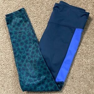 JoyLab leggings Size Small, fun flower pattern on legs, good condition